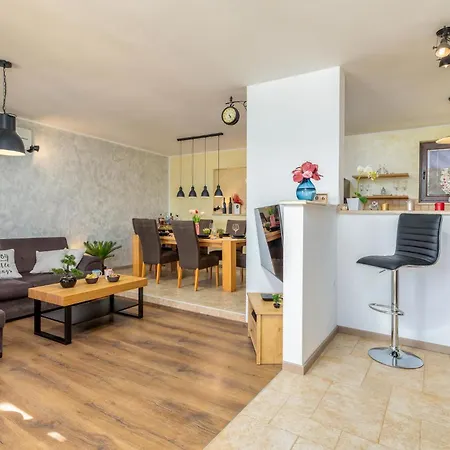Lovely In With Wifi Holiday home *