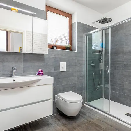 Lovely In With Wifi Holiday home *